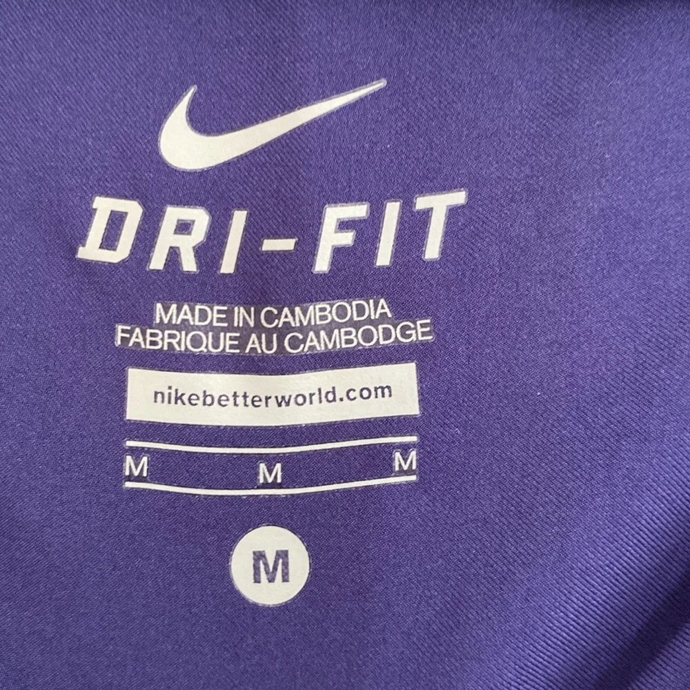 Nike Dri-Fit long sleeve shirt - Size Medium - Picture 6 of 7